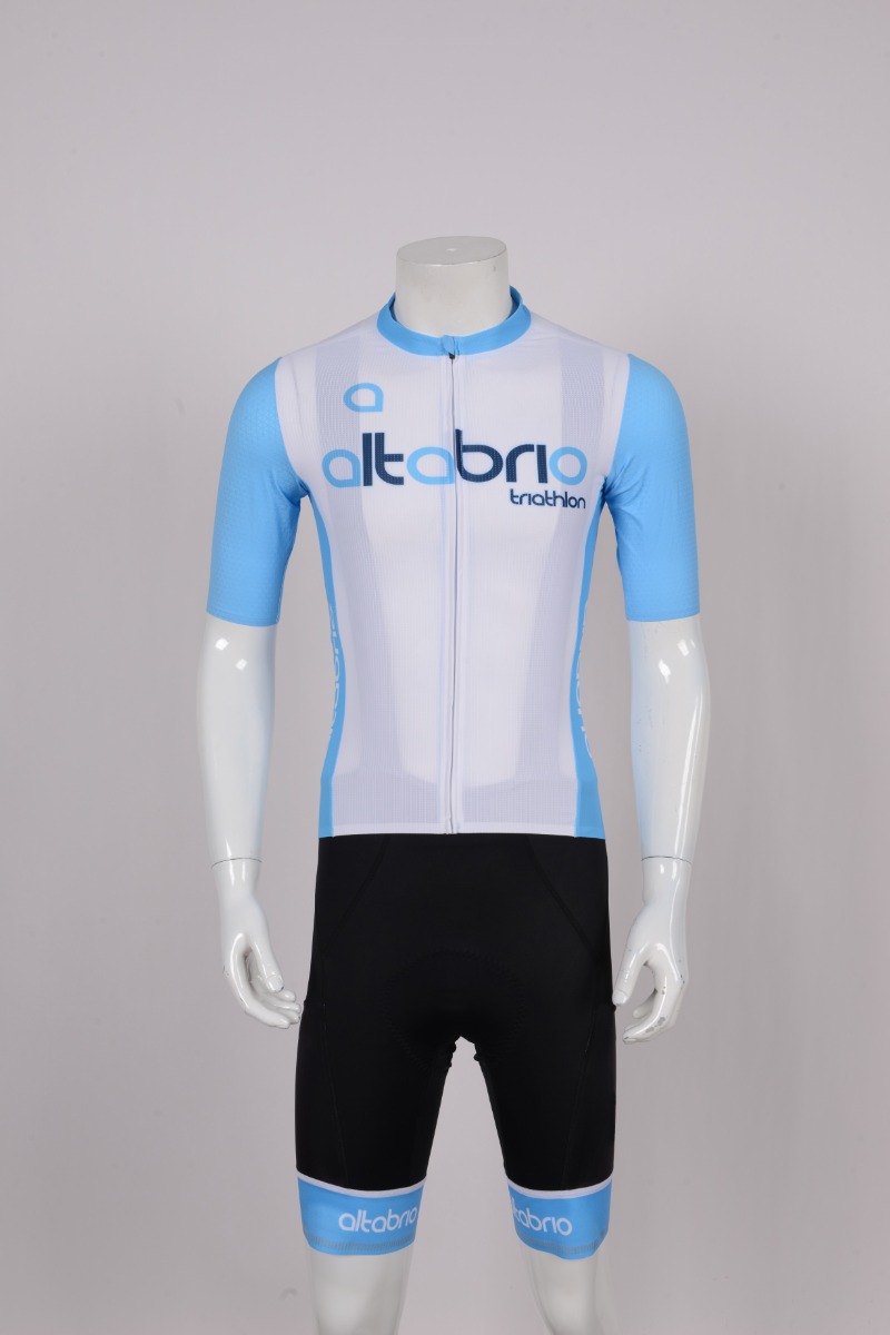 custom cycling clothing