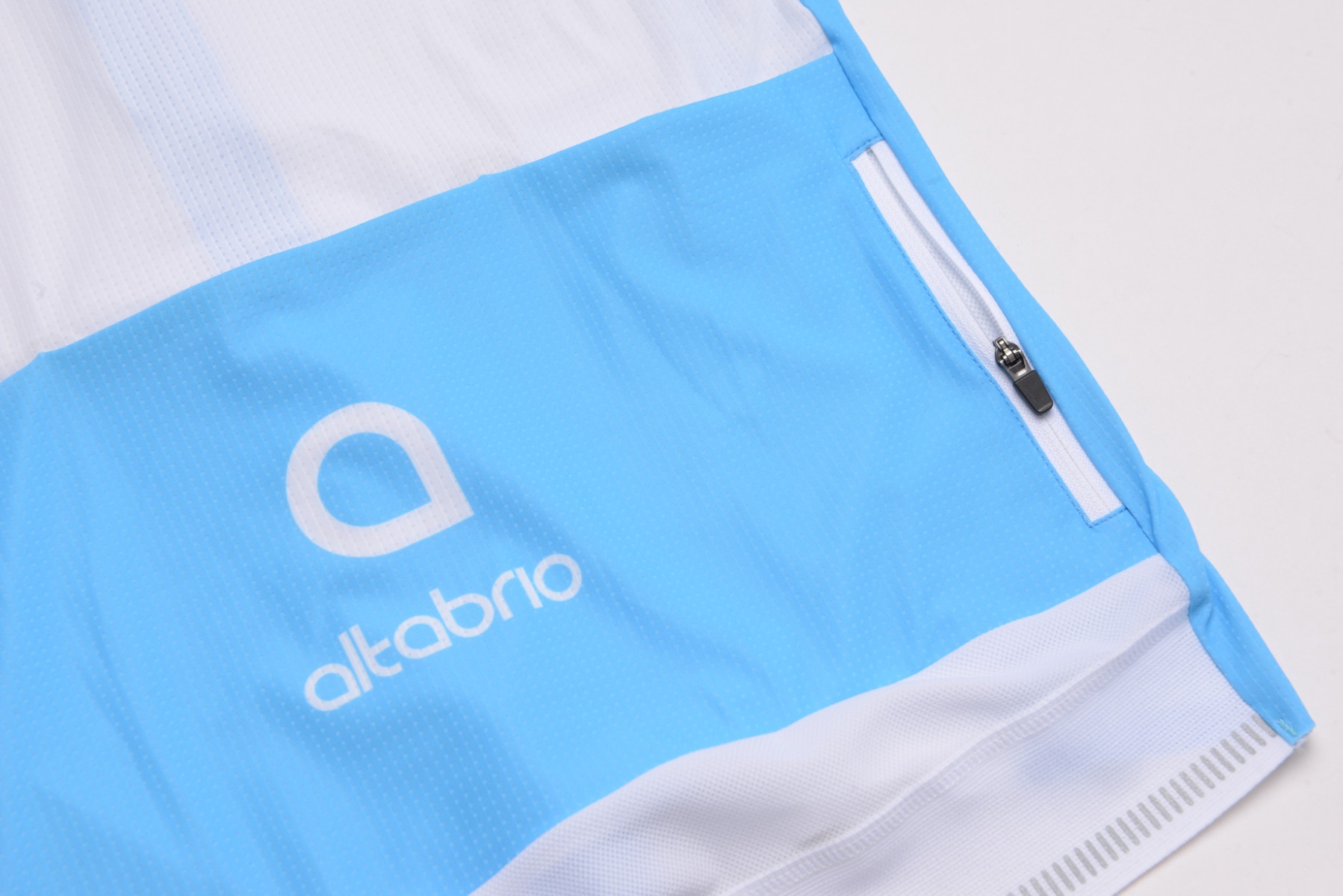 custom cycling clothing