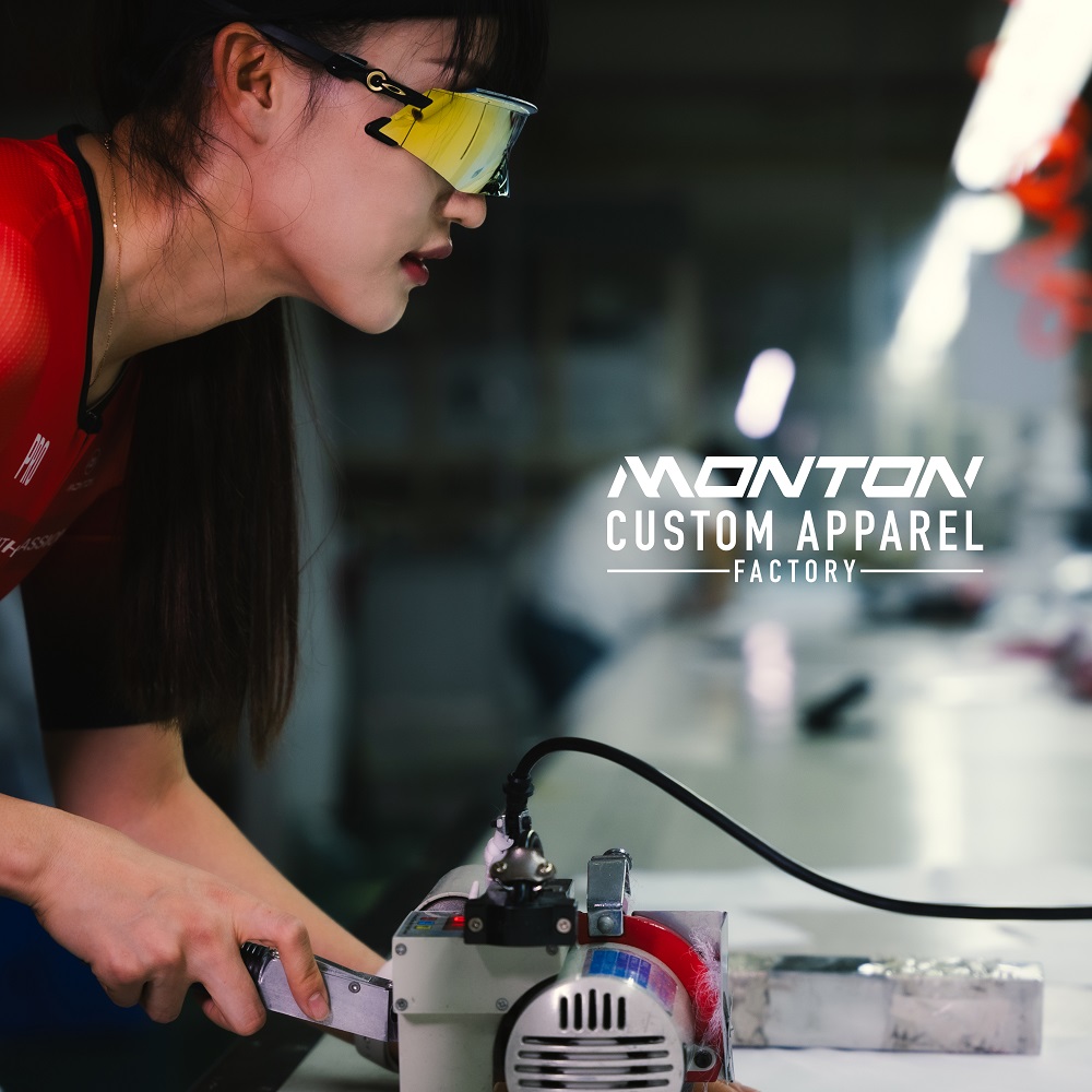 custom cycling clothing