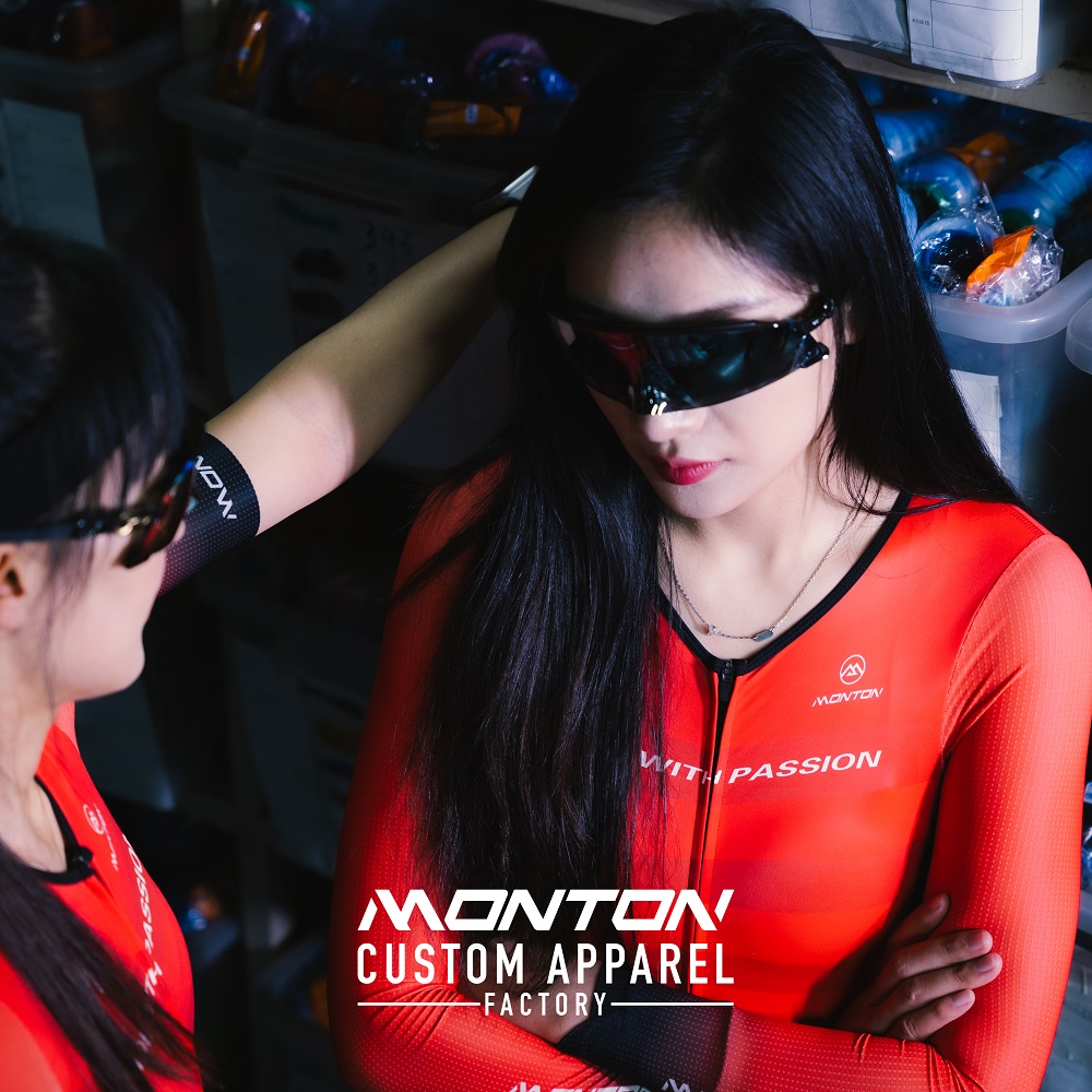 custom cycling clothing