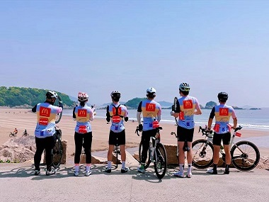 custom cycling club kit