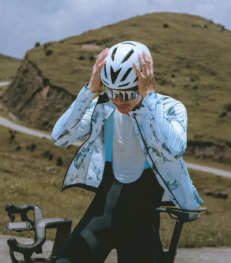 lightweight cycling jacket