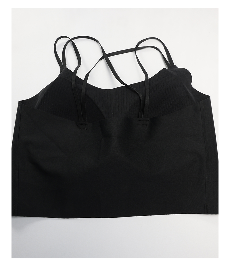 black sports bra