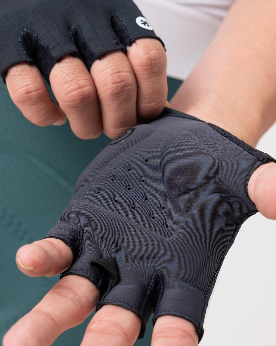 bicycle riding gloves