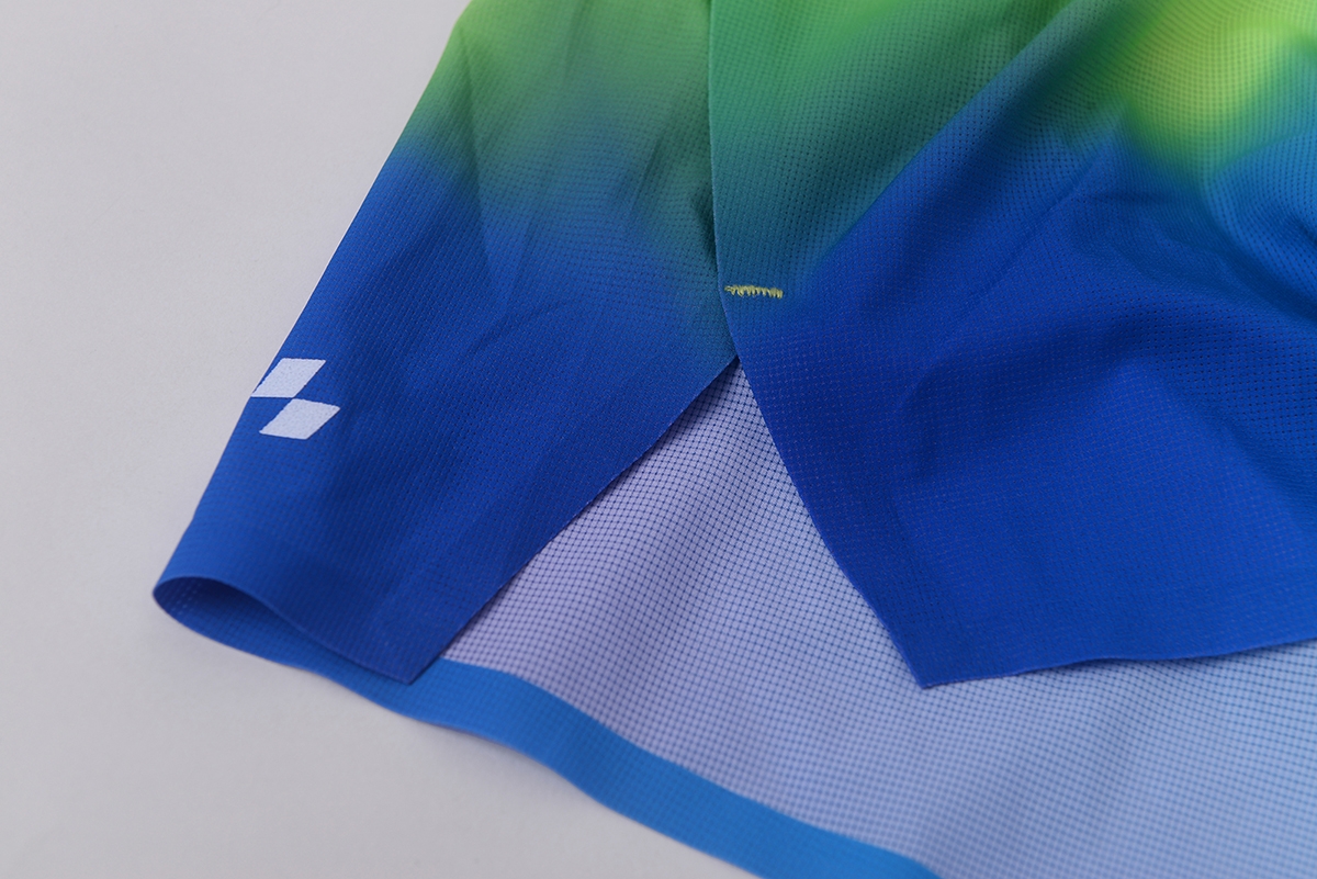 Lightweight side split hem construction