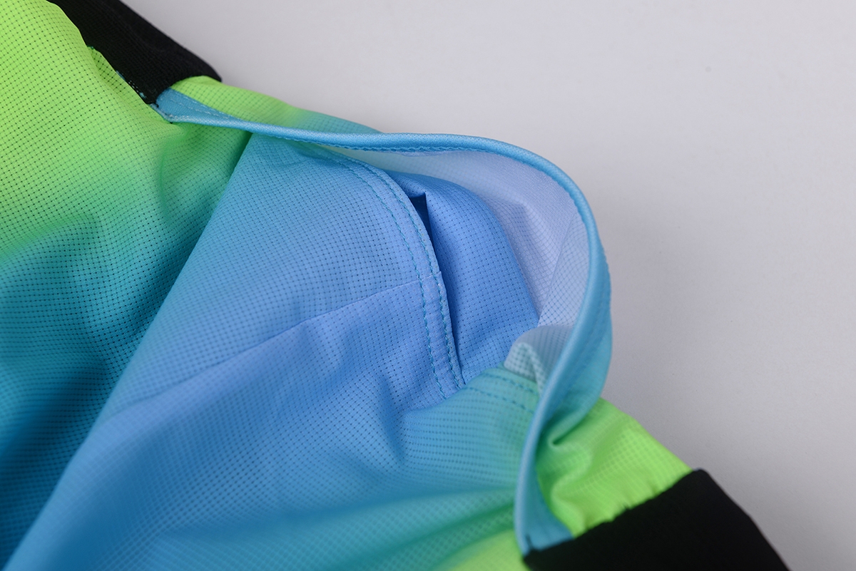 Side pocket detail