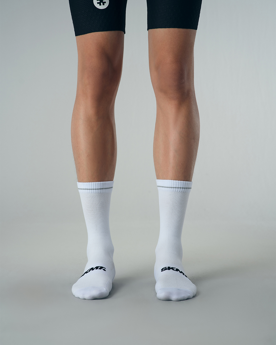 toes, reflective details, elastic cuff