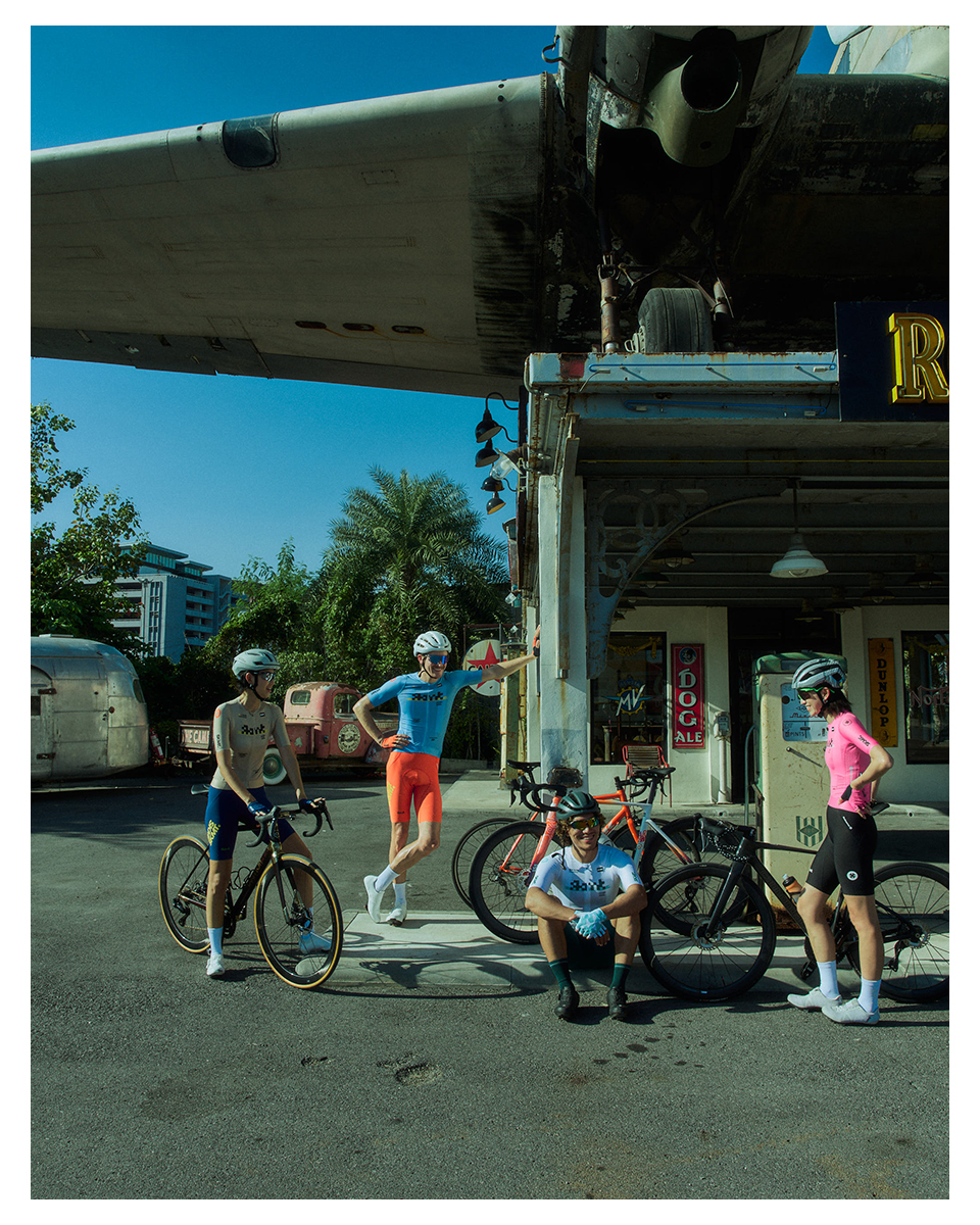 black cycling jersey