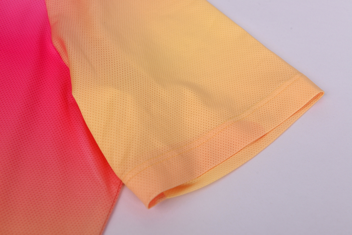 Lightweight Raglan sleeve construction