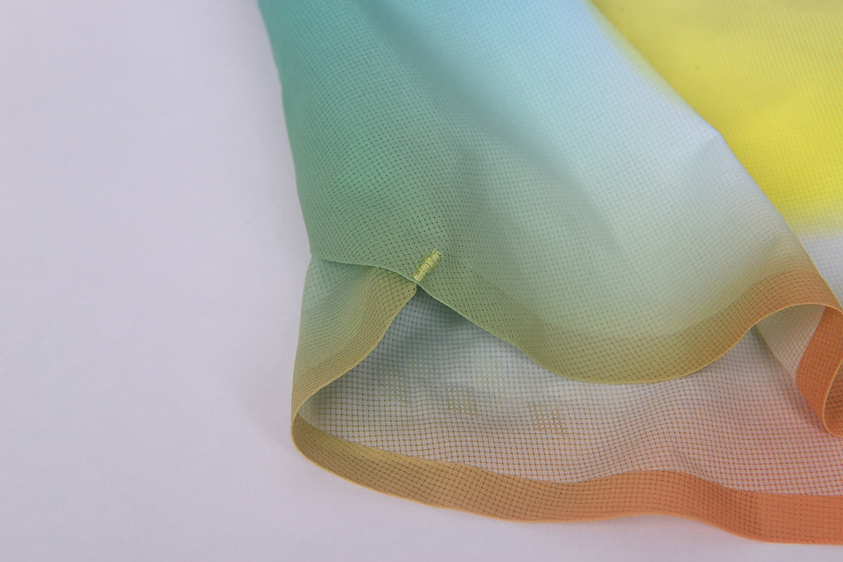 Side split hem detail