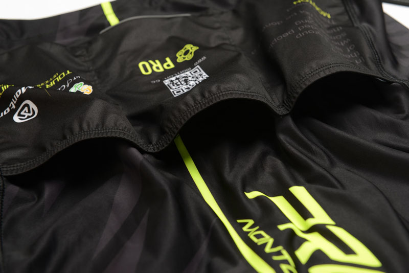 cycling jacket details