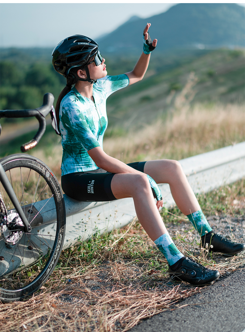black cycling bib shorts