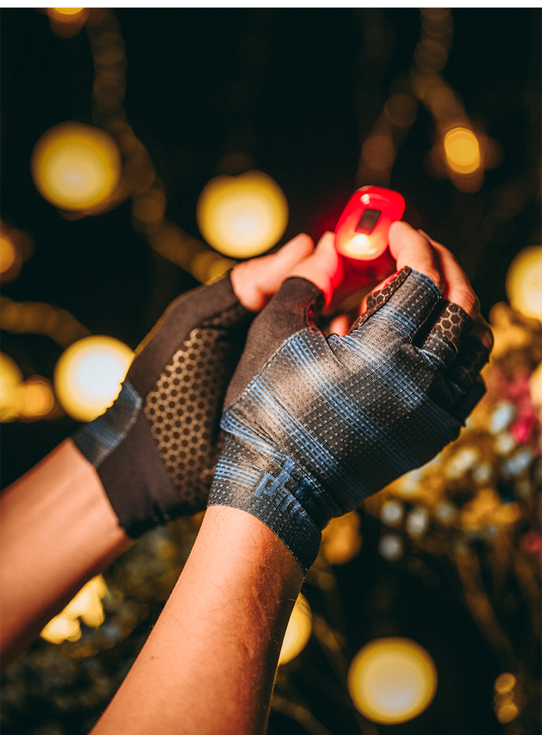 buy cycling gloves