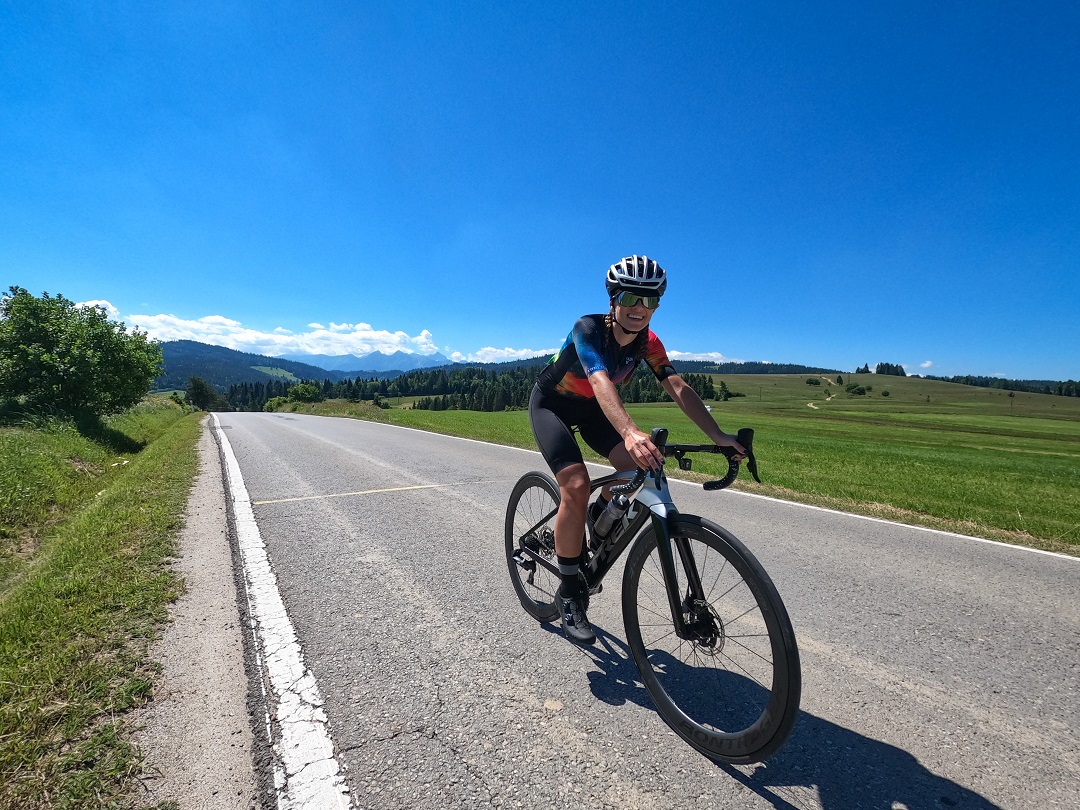 women cycling jersey