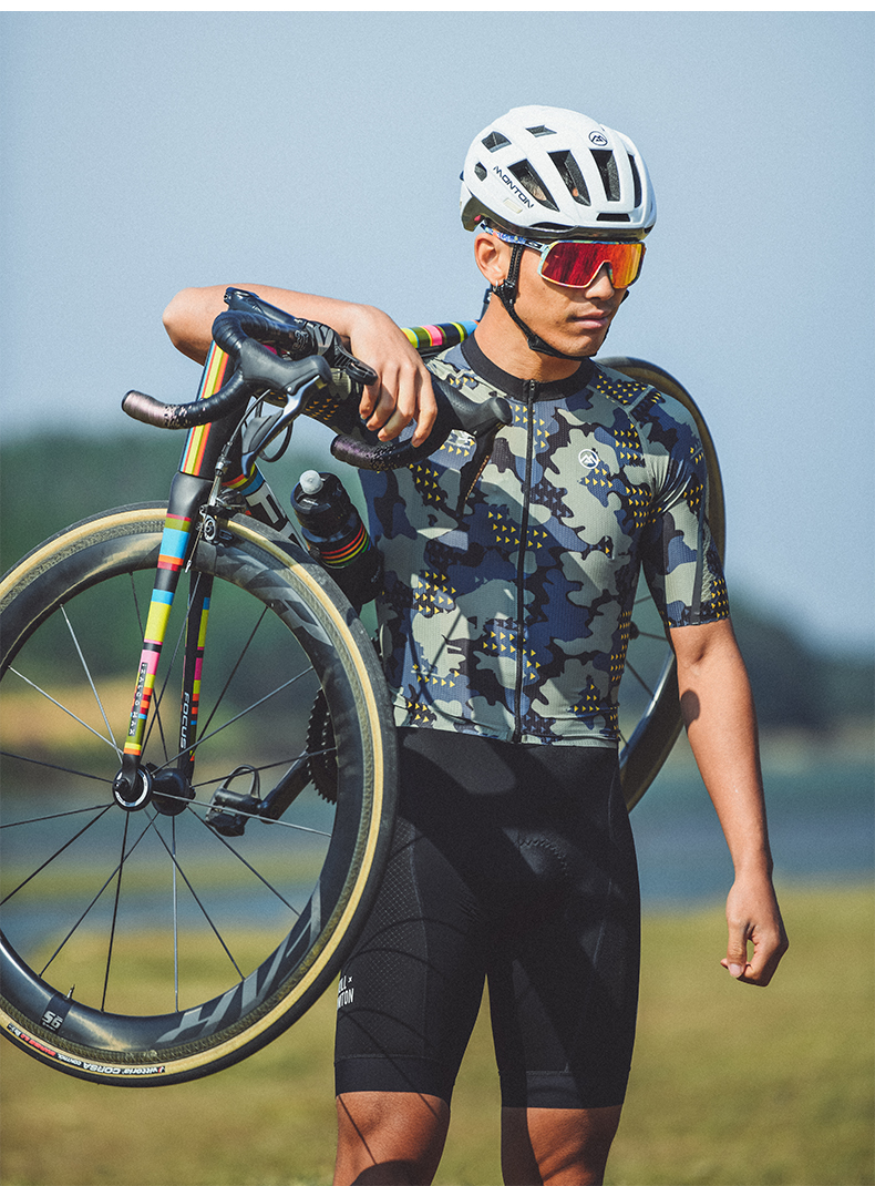 pro cycling clothing