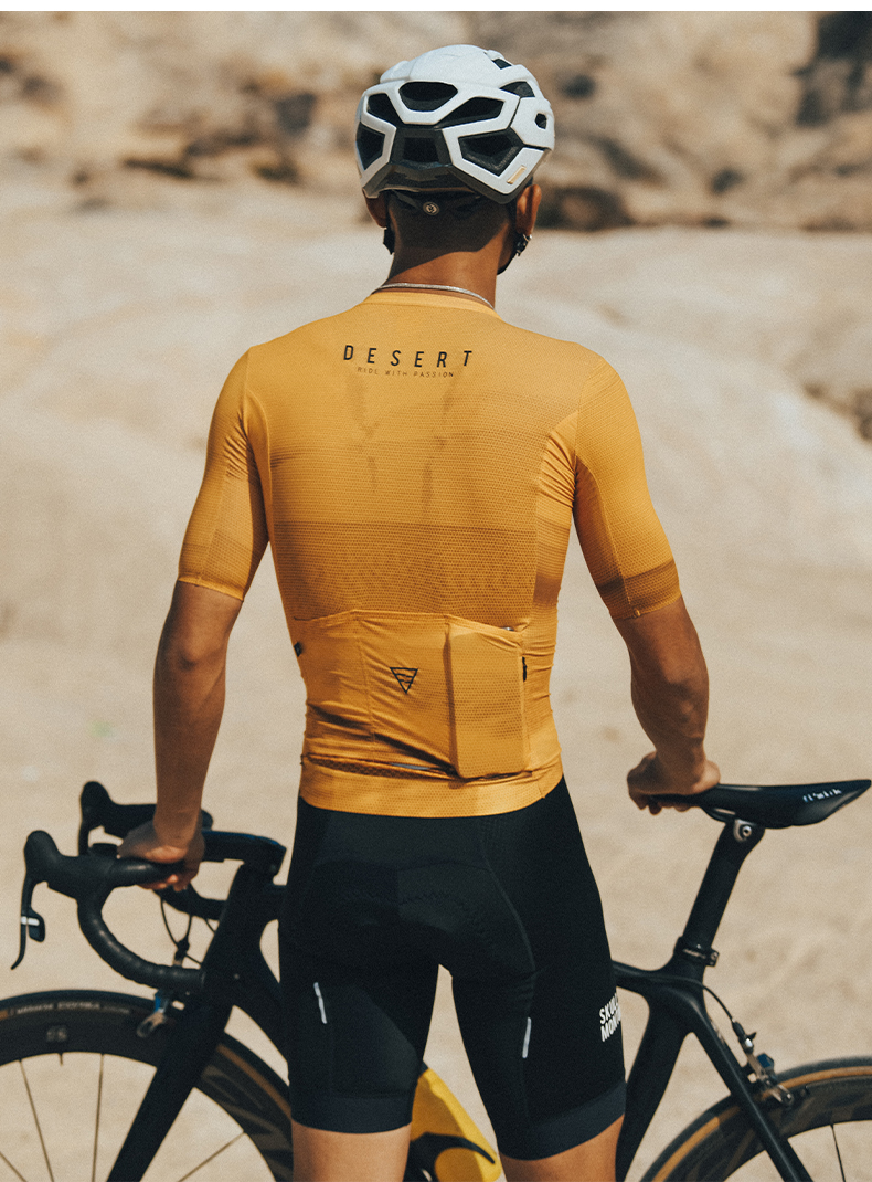 bike jersey with zipper pocket