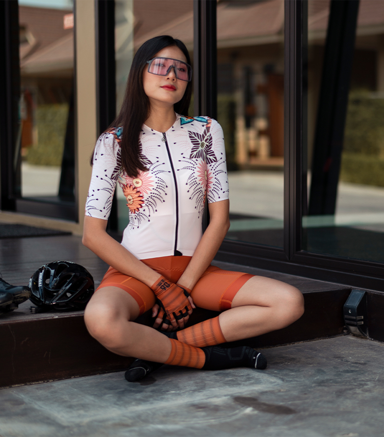 woman cycling jersey