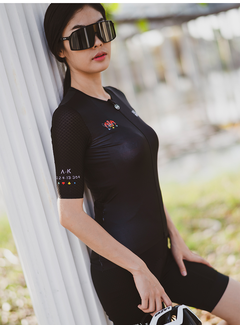 short sleeved cycling jersey